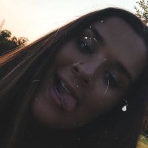 Meet your Posher, Abigail